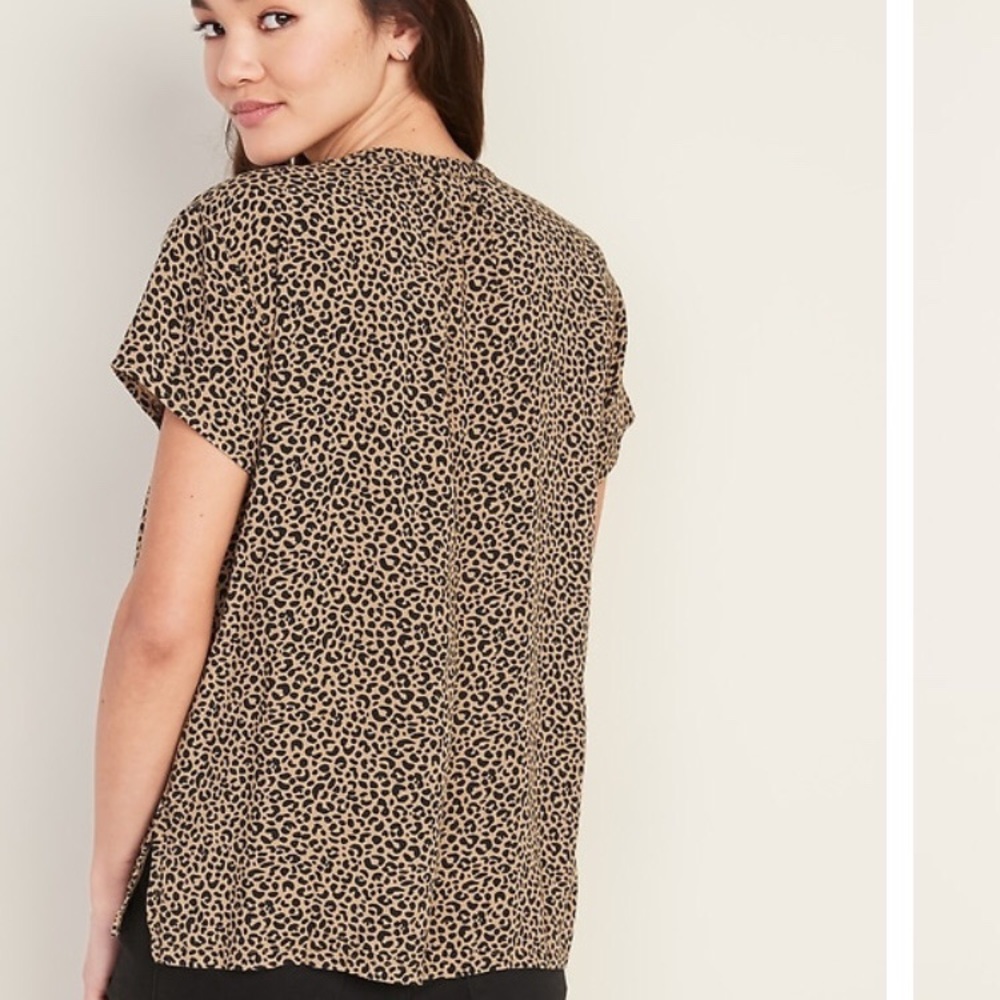Old Navy Leopard Print Button-Up Top - Picture 11 of 13